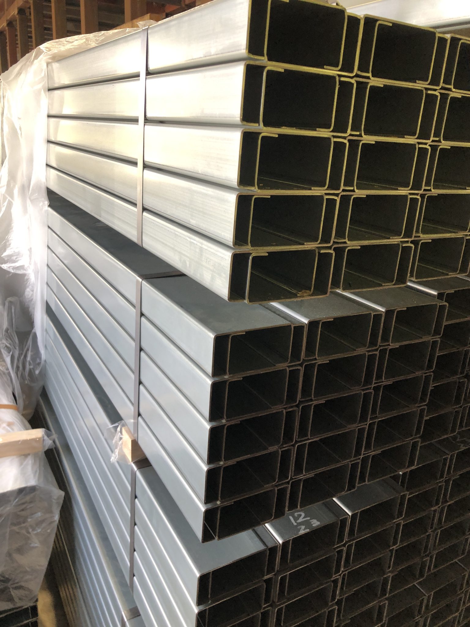 鋼材のI形鋼とは？その用途は？ 鉄骨工事の知識